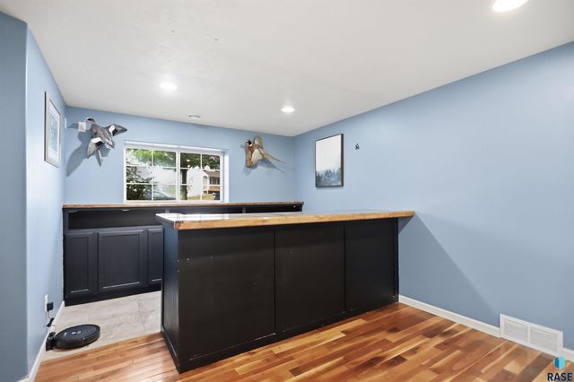 1316 W Creekside Dr Drive, Brandon, SD 57005