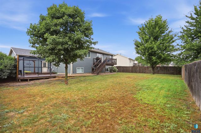 1316 W Creekside Dr Drive, Brandon, SD 57005