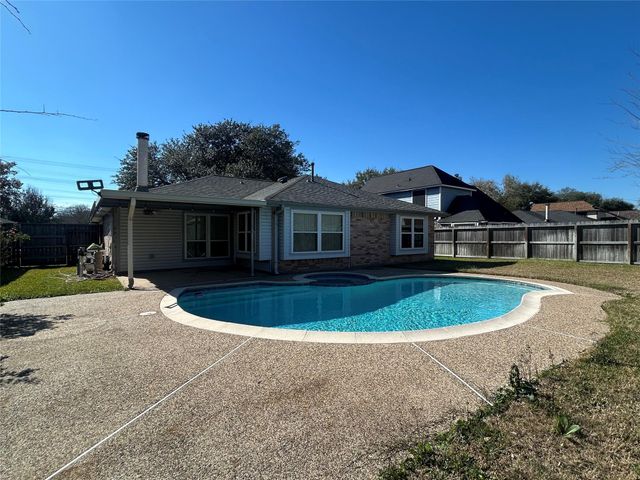 913 Willowbriar Lane, Deer Park, TX 77536