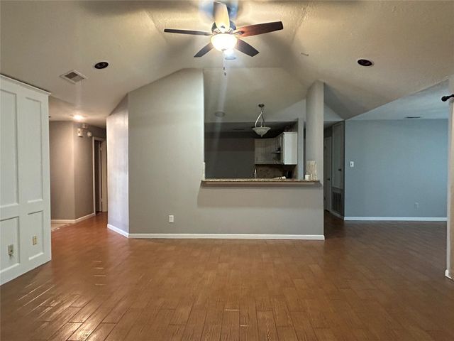 913 Willowbriar Lane, Deer Park, TX 77536