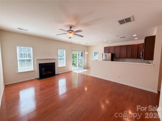 13809 Singleleaf Lane, Charlotte, NC 28278