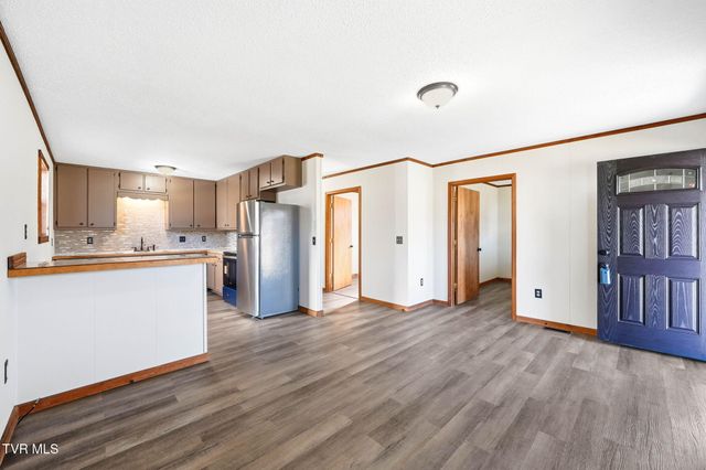 1512 East Fairview Avenue, Johnson City, TN 37601