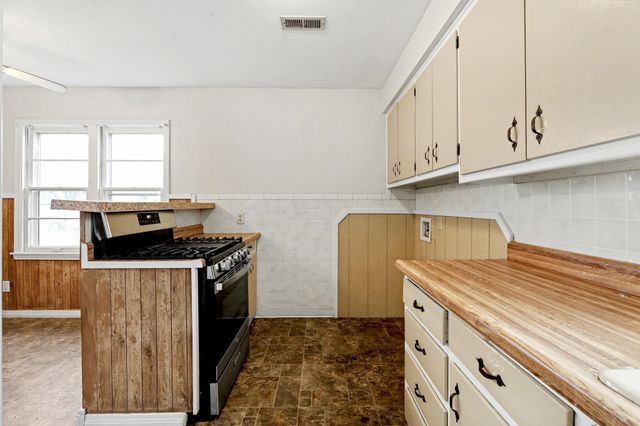 3249 S Palisade Ave, Wichita, KS 67217