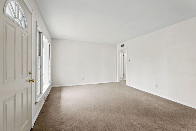 3249 S Palisade Ave, Wichita, KS 67217