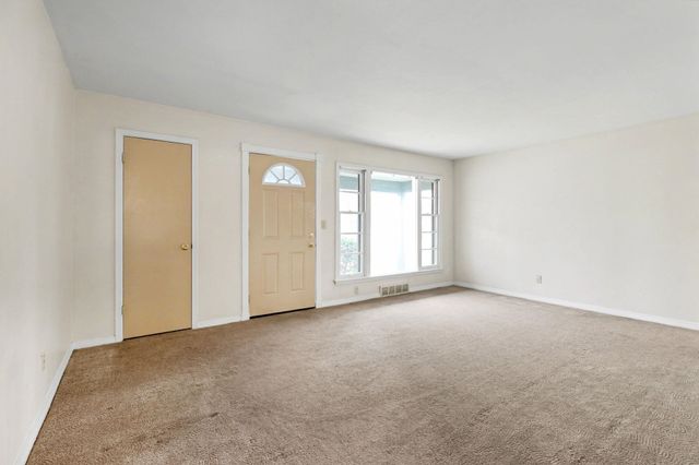 3249 S Palisade Ave, Wichita, KS 67217