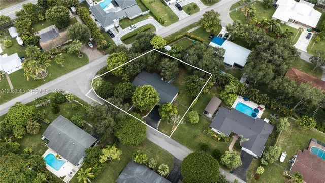 8230 SW 117th Terrace, Miami, FL 33156