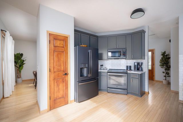10676 32nd AVENUE, Pleasant Prairie, WI 53158