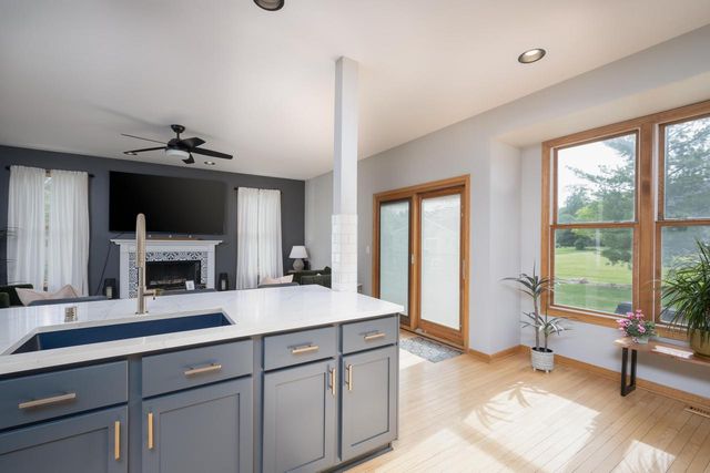 10676 32nd AVENUE, Pleasant Prairie, WI 53158