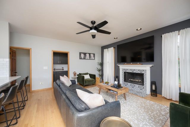 10676 32nd AVENUE, Pleasant Prairie, WI 53158
