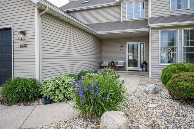 10676 32nd AVENUE, Pleasant Prairie, WI 53158