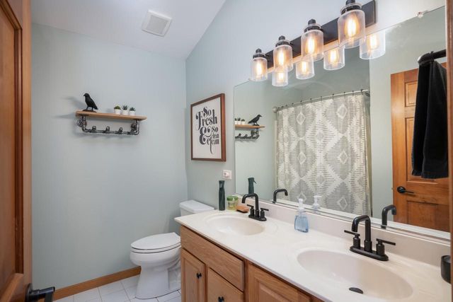 10676 32nd AVENUE, Pleasant Prairie, WI 53158
