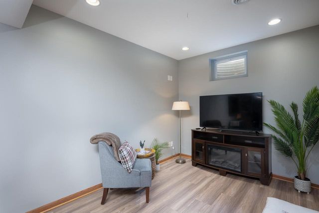 10676 32nd AVENUE, Pleasant Prairie, WI 53158