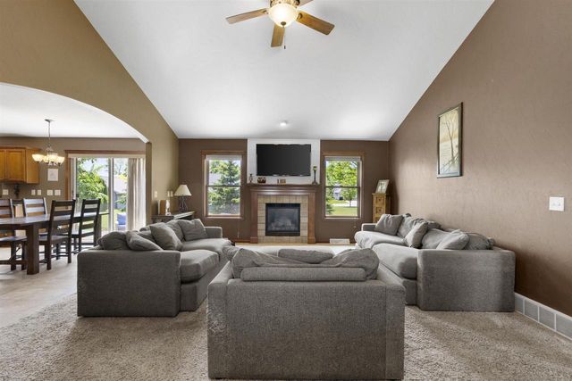 W7133 ENGLEWOOD DRIVE, Greenville, WI 54942