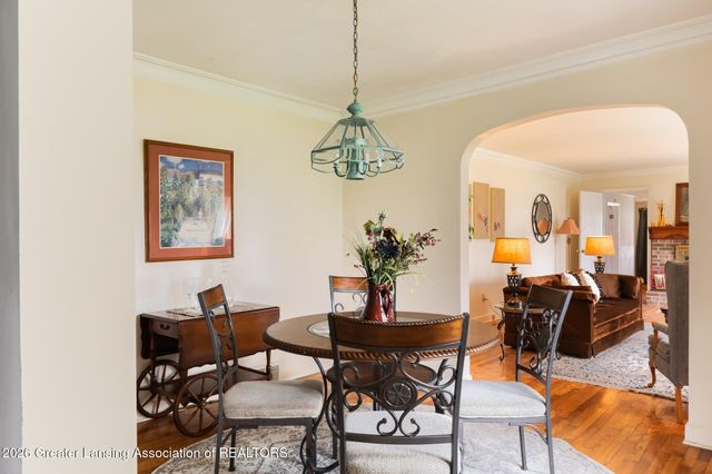 1807 Shady Oak Lane, Lansing, MI 48906