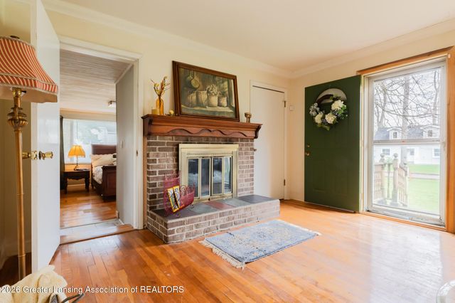 1807 Shady Oak Lane, Lansing, MI 48906
