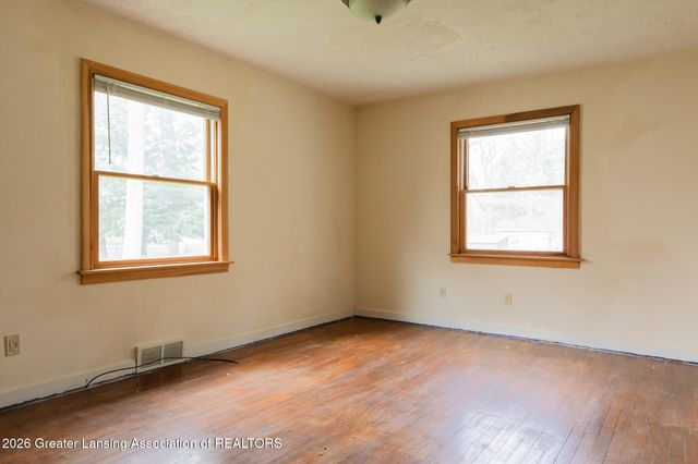 1807 Shady Oak Lane, Lansing, MI 48906