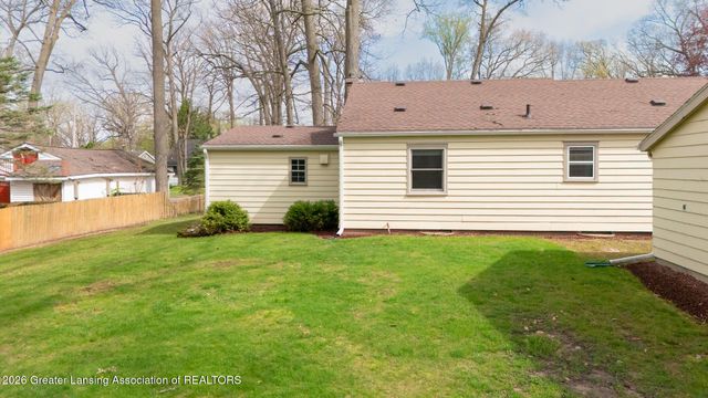 1807 Shady Oak Lane, Lansing, MI 48906