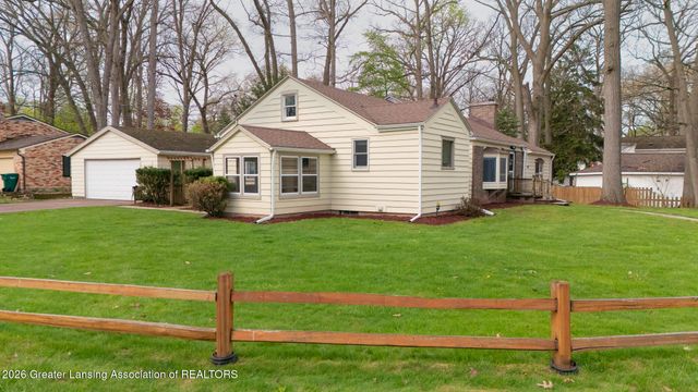 1807 Shady Oak Lane, Lansing, MI 48906