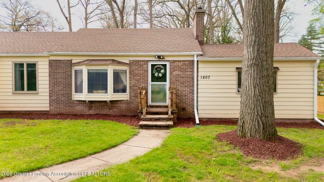 1807 Shady Oak Lane, Lansing, MI 48906