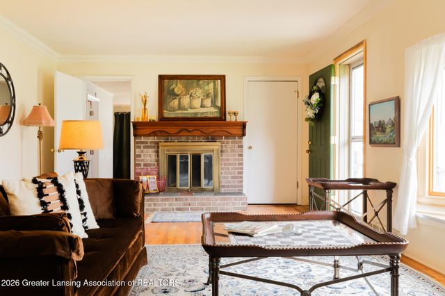 1807 Shady Oak Lane, Lansing, MI 48906