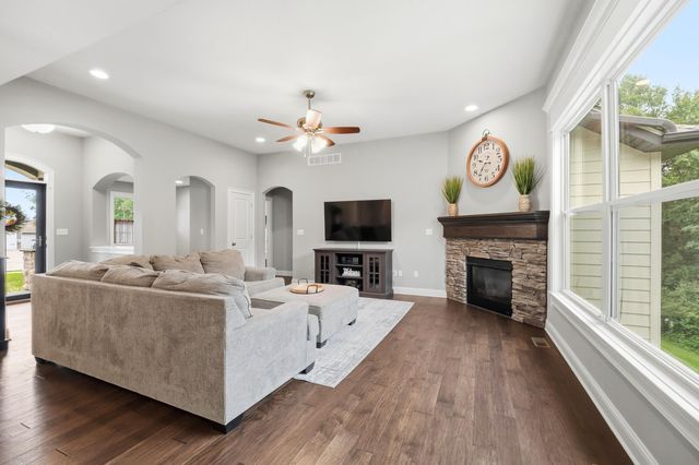 705 RUTLAND DR, Columbia, MO 65203