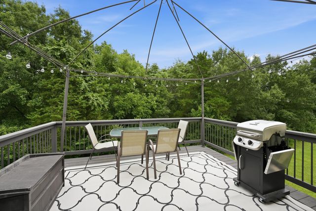 705 RUTLAND DR, Columbia, MO 65203