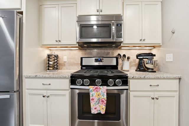 705 RUTLAND DR, Columbia, MO 65203