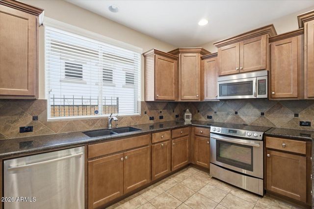 557 E LADDOOS Avenue, San Tan Valley, AZ 85140