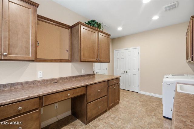 557 E LADDOOS Avenue, San Tan Valley, AZ 85140