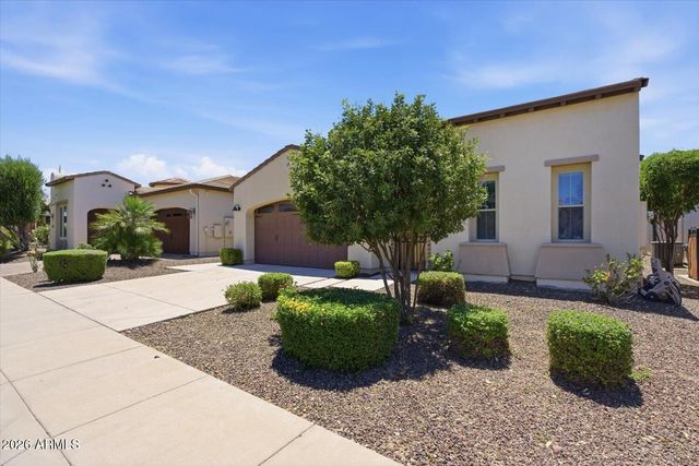 557 E LADDOOS Avenue, San Tan Valley, AZ 85140