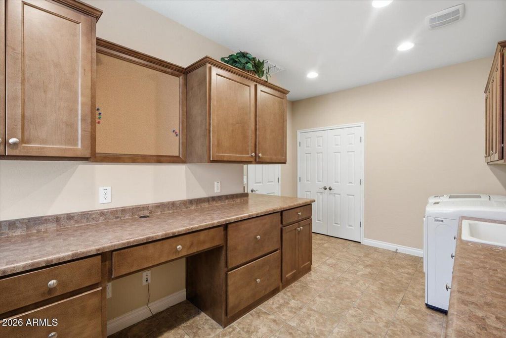 Image 23 of property listing at 557 E LADDOOS Avenue, San Tan Valley, AZ 85140