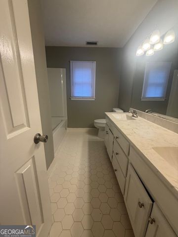 2031 Lakewood Circle, Grayson, GA 30017