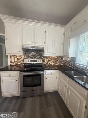 2031 Lakewood Circle, Grayson, GA 30017