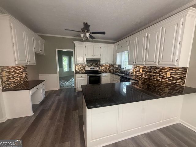 2031 Lakewood Circle, Grayson, GA 30017