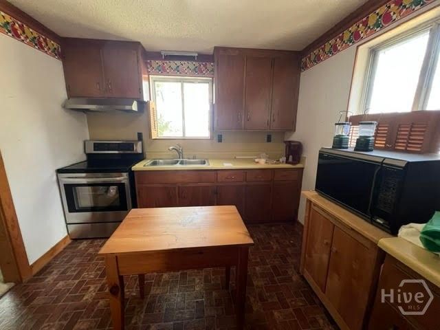 9563 Whitefield Avenue, Savannah, GA 31406