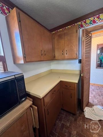 9563 Whitefield Avenue, Savannah, GA 31406