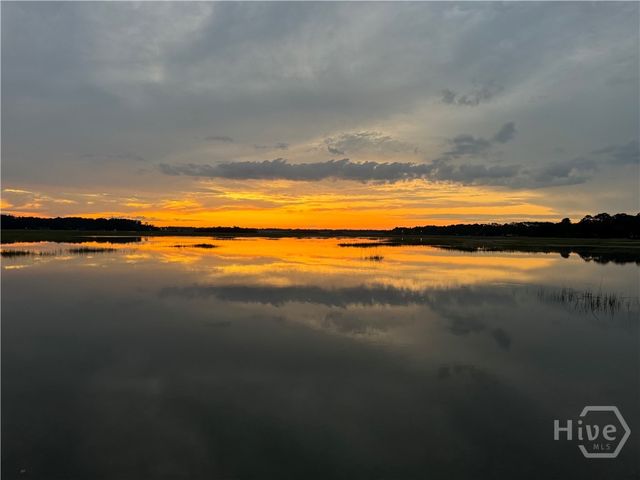 9563 Whitefield Avenue, Savannah, GA 31406