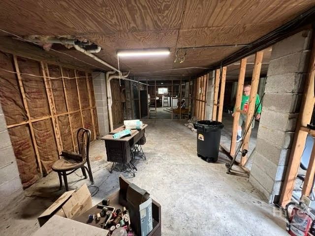 9563 Whitefield Avenue, Savannah, GA 31406