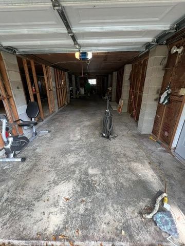 9563 Whitefield Avenue, Savannah, GA 31406