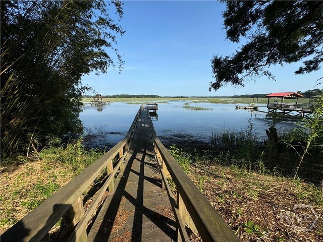 9563 Whitefield Avenue, Savannah, GA 31406