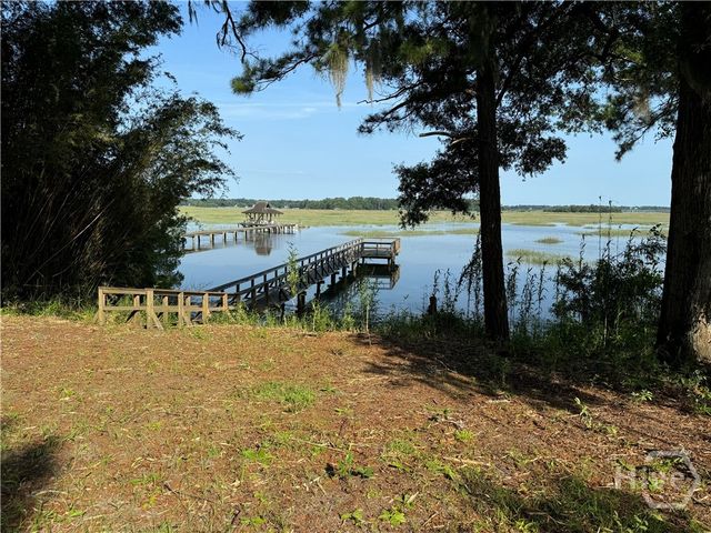 9563 Whitefield Avenue, Savannah, GA 31406