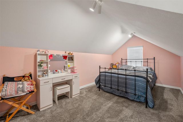 275 N Quail Run Drive, West, TX 76691