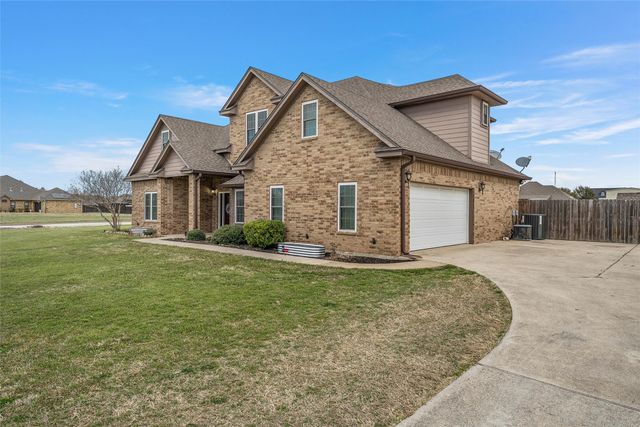 275 N Quail Run Drive, West, TX 76691