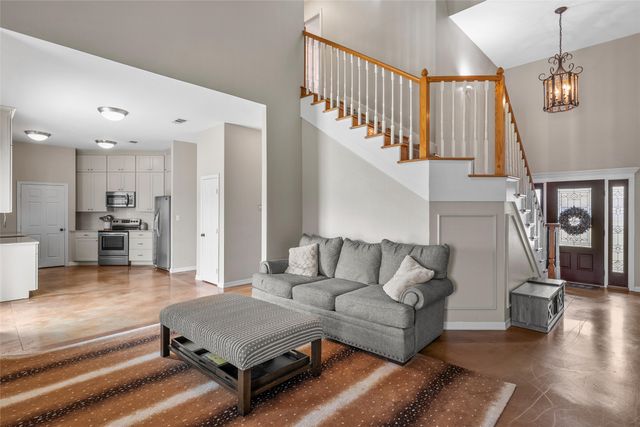 275 N Quail Run Drive, West, TX 76691