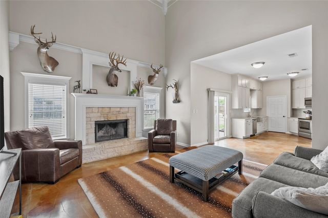 275 N Quail Run Drive, West, TX 76691