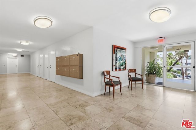 3407 Huxley Street 36, Los Angeles, CA 90027