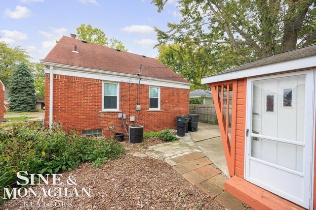 22522 Harper Lake Ave Street, Saint Clair Shores, MI 48080