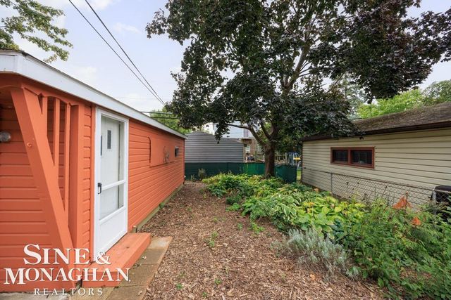 22522 Harper Lake Ave Street, Saint Clair Shores, MI 48080