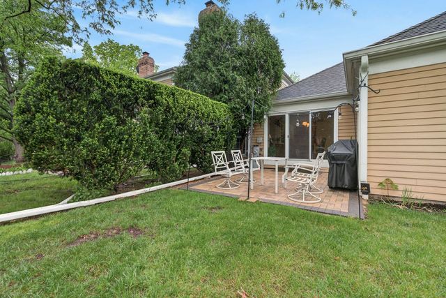 131 Camden Court, Lincolnshire, IL 60069