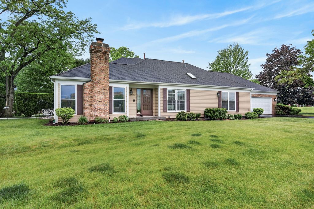 131 Camden Court, Lincolnshire, IL 60069